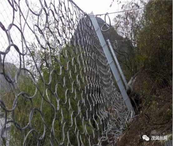 落石防護網(wǎng)施工時的安全防護措施_3