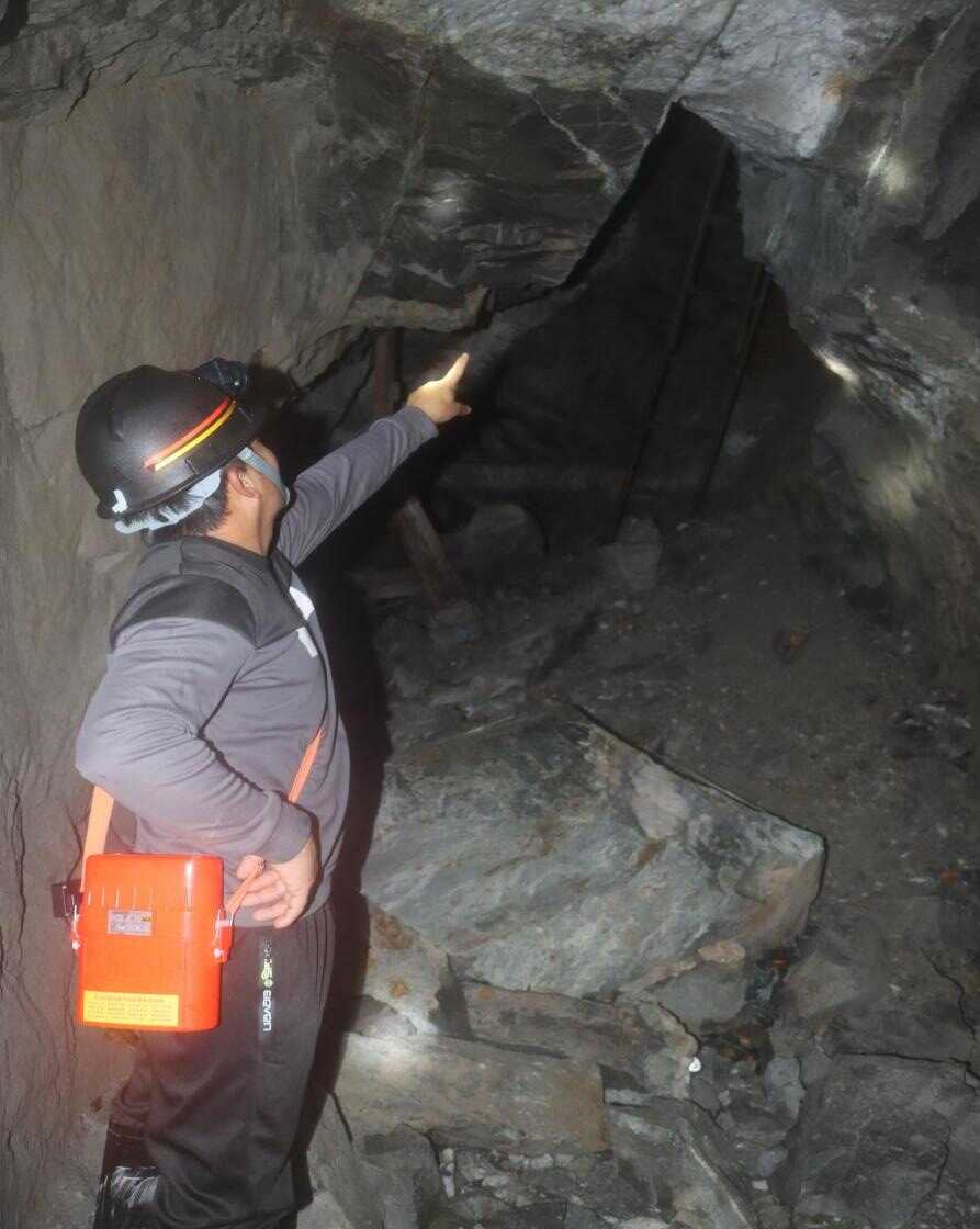 八步區(qū)仁義鎮(zhèn)賀州市福安礦業(yè)有限責(zé)任公司“11·26”一般冒頂片幫（遲報(bào)）事故調(diào)查報(bào)告