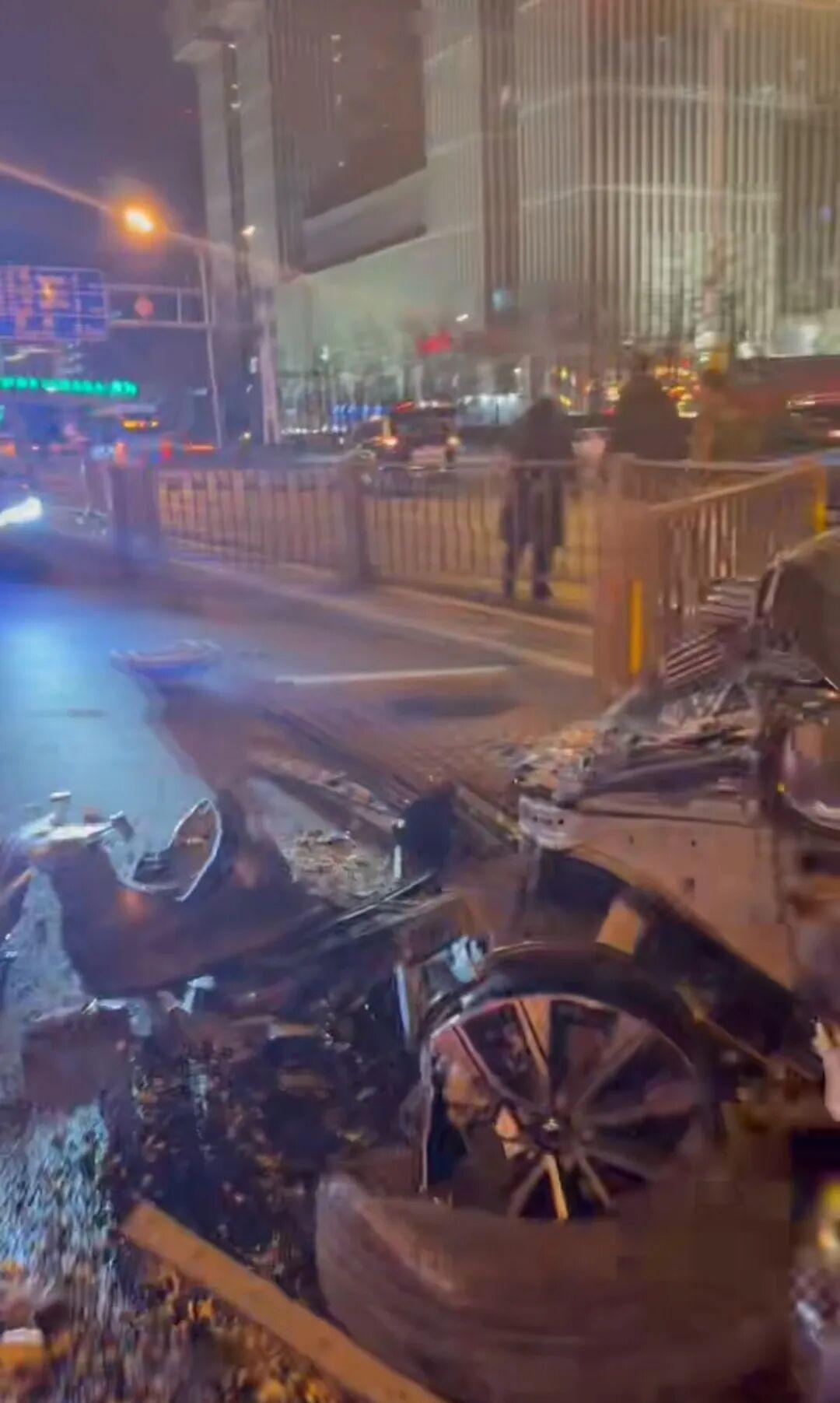 北京建國路發(fā)生一起交通事故 約10車受損